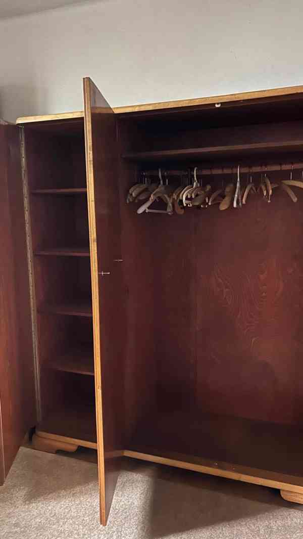 šatní skříň - foto 5