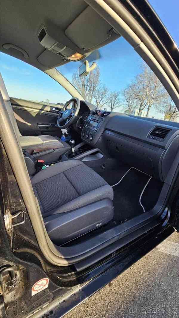 Volkswagen Golf 1,6   BENZIN - foto 2