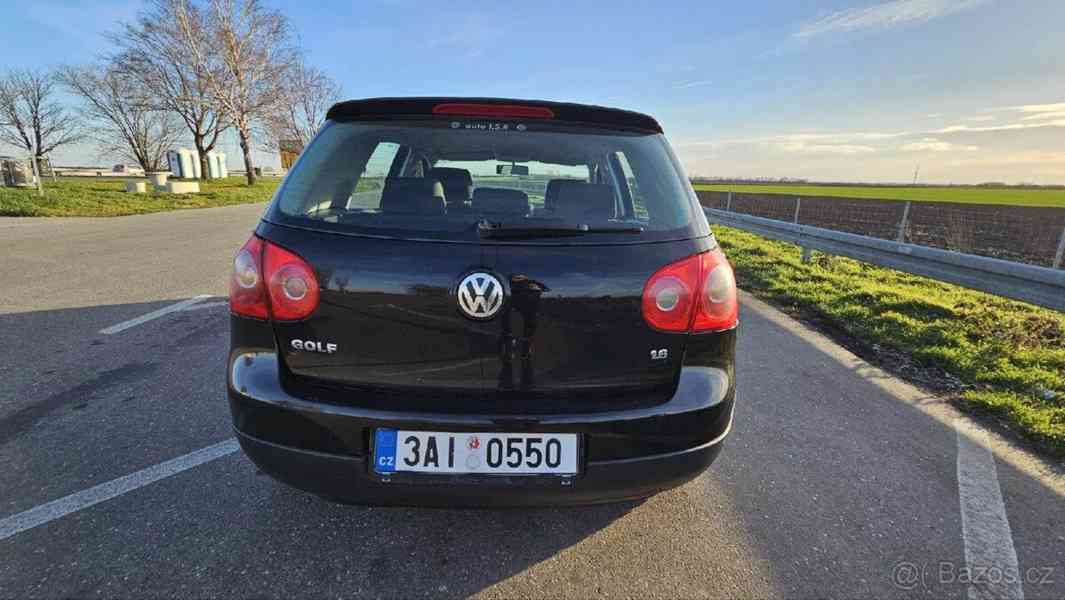 Volkswagen Golf 1,6   BENZIN - foto 11