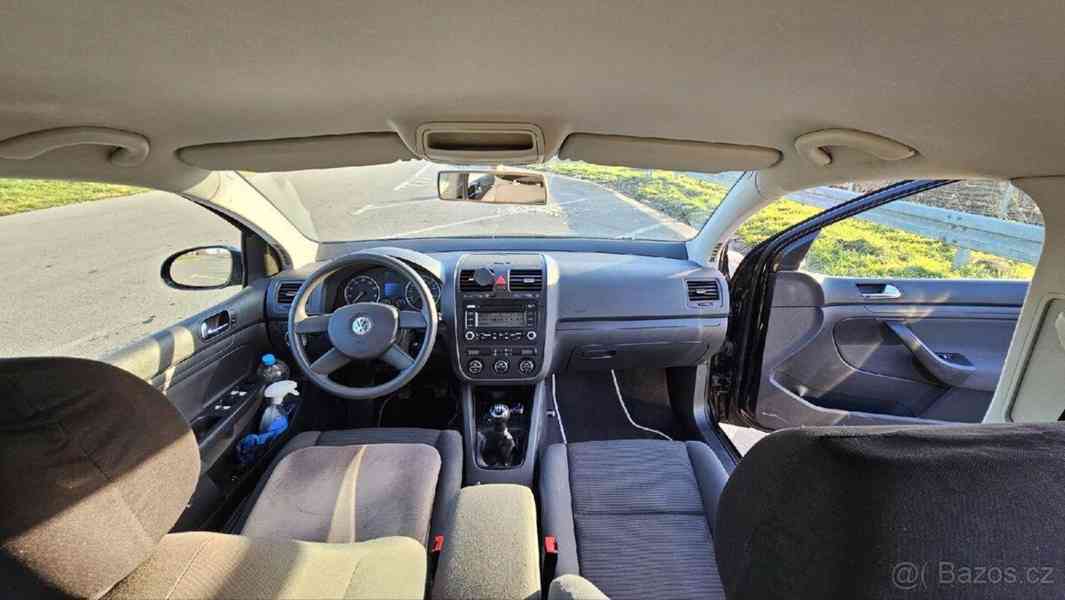 Volkswagen Golf 1,6   BENZIN - foto 5