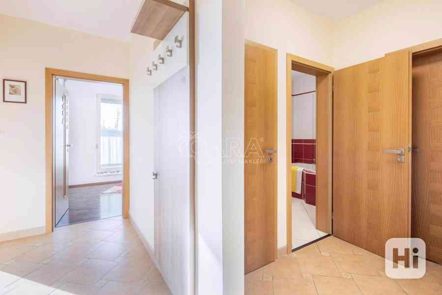 Na prodej elegantní byt 3+kk s velkou terasou, 90m2, ul.Hulanova, Praha-Uhříněves - foto 22