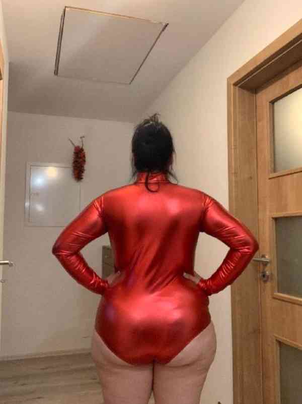 Červený dress - foto 1