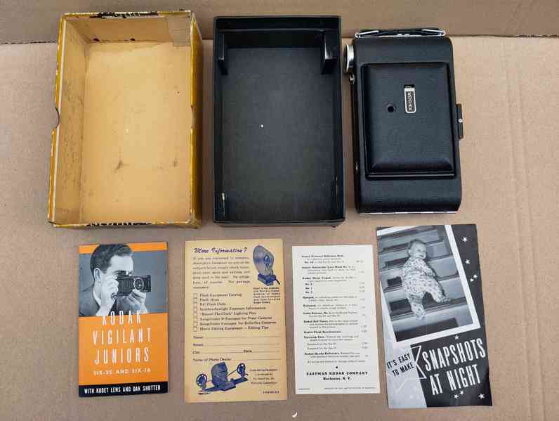 Starý měchový fotoaparát Kodak Vigilant Junior Six-20 + krab - foto 2
