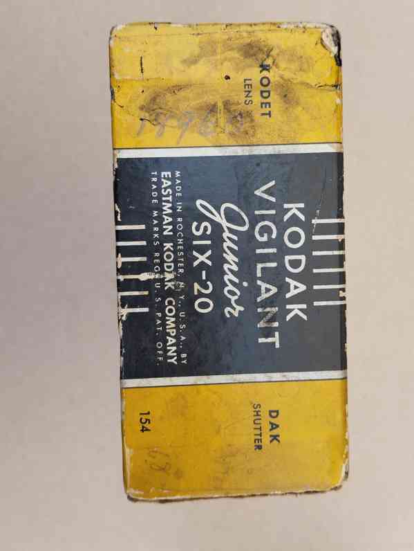 Starý měchový fotoaparát Kodak Vigilant Junior Six-20 + krab - foto 21