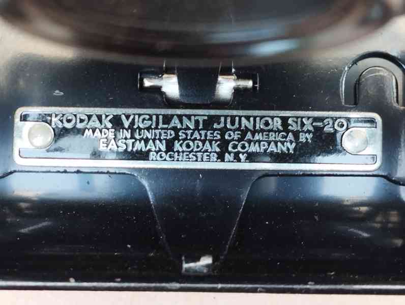 Starý měchový fotoaparát Kodak Vigilant Junior Six-20 + krab - foto 14