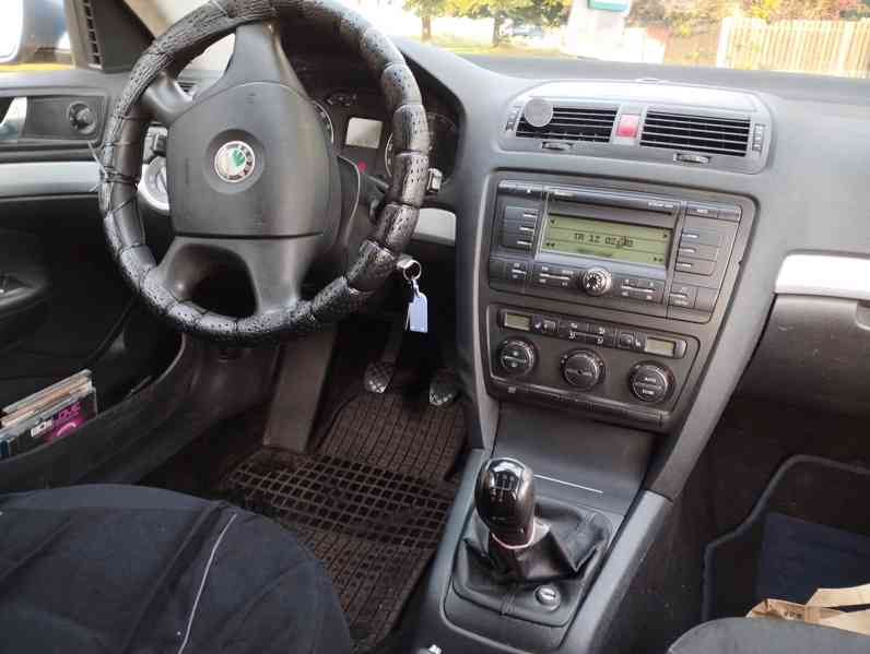 Skoda Octavia 1,9 TDi combi - foto 8