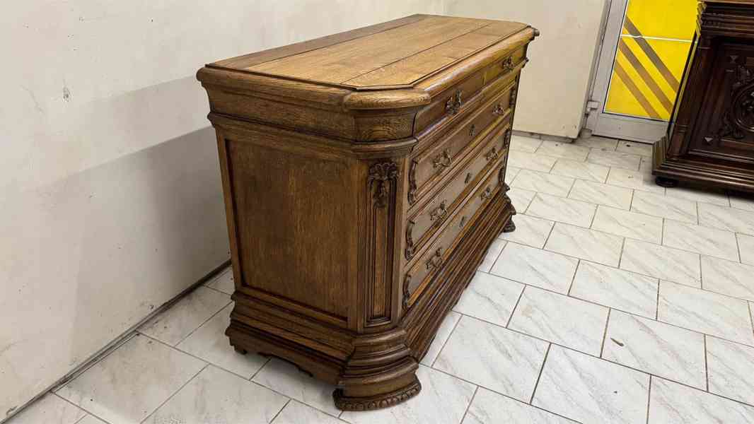 Starožitná masivní komoda - foto 5