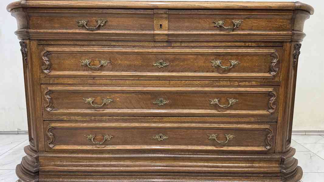 Starožitná masivní komoda - foto 7