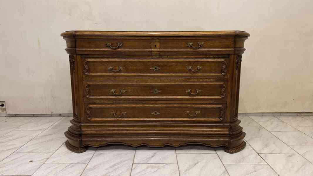 Starožitná masivní komoda - foto 3