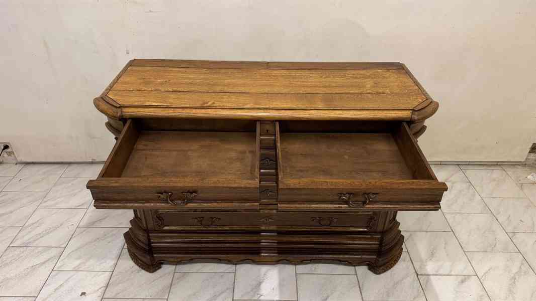 Starožitná masivní komoda - foto 8