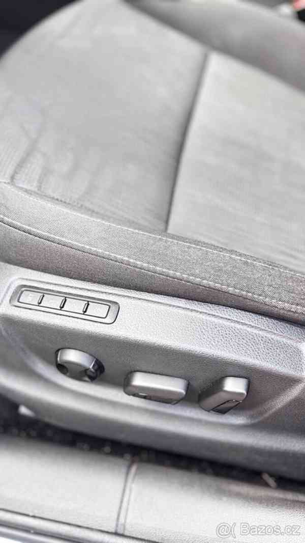 Škoda Octavia 1,6   III - foto 9