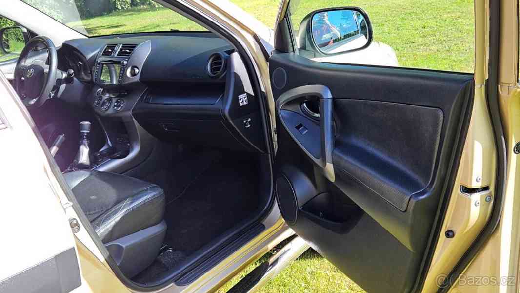 Toyota RAV4 2,0   4x4 LPG, 116 kW, KŮŽE, TAŽNÉ - foto 9