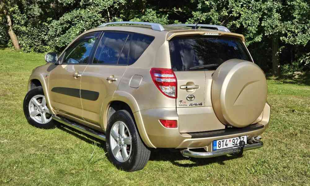 Toyota RAV4 2,0   4x4 LPG, 116 kW, KŮŽE, TAŽNÉ - foto 16