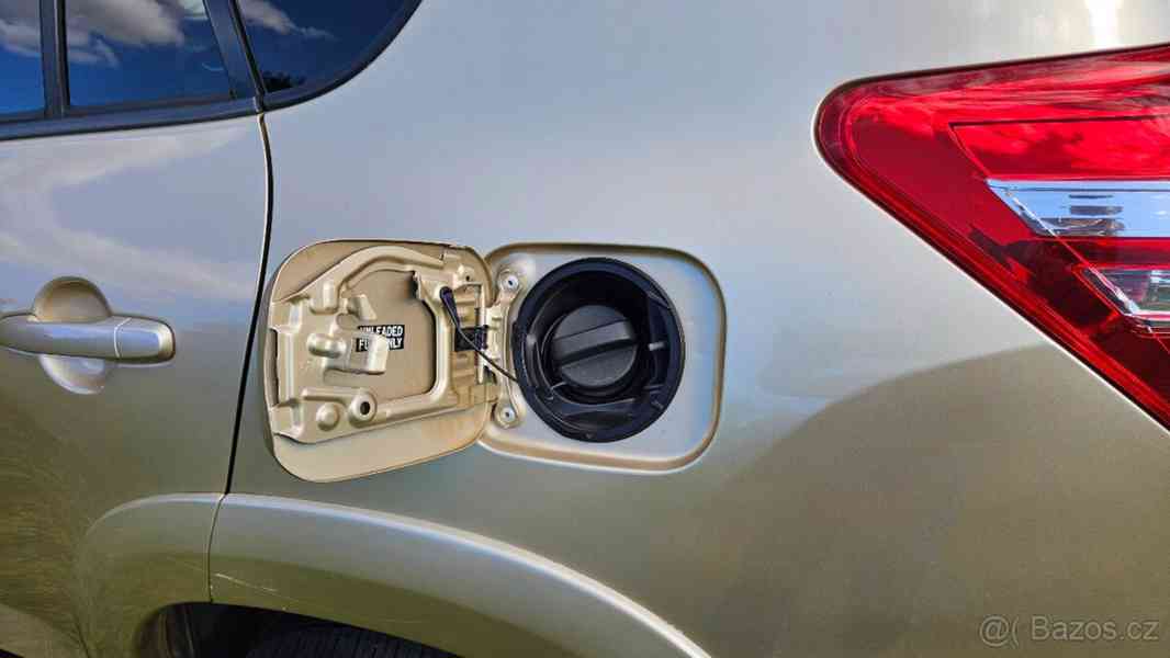 Toyota RAV4 2,0   4x4 LPG, 116 kW, KŮŽE, TAŽNÉ - foto 5