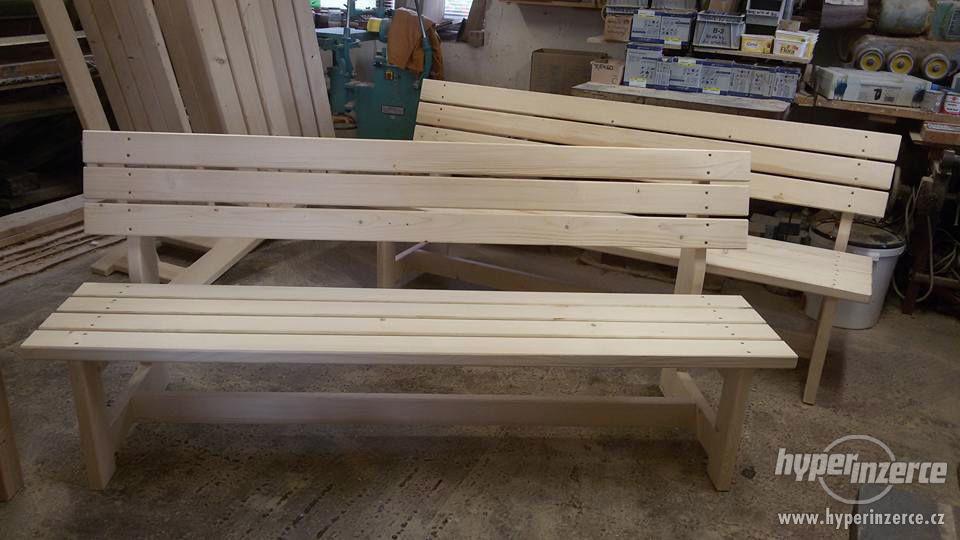 Dřevěná zahradní lavice - foto 1