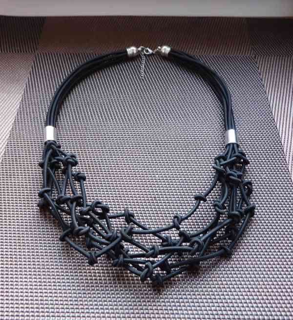 Náhrdelník černý součkový - foto 3