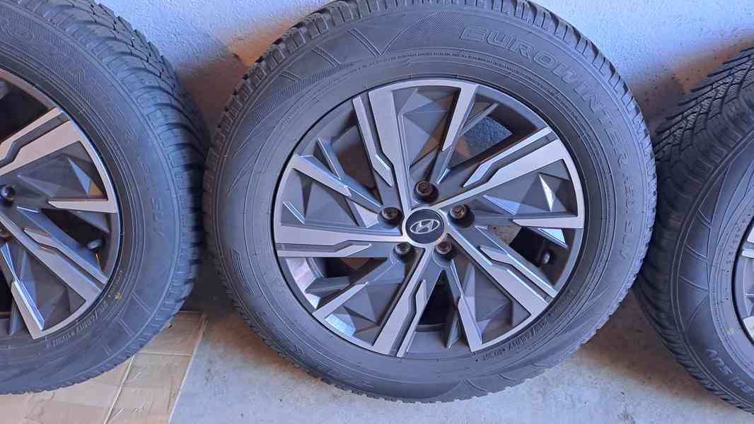 Prodám orig. sadu alu kol se zimním pneu z Hyundai Tucson. - foto 4