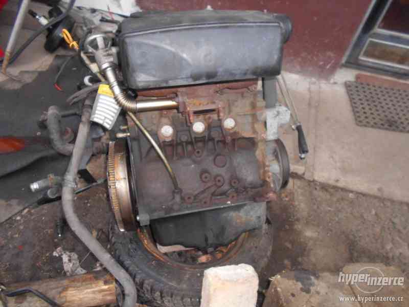 škoda felicia 1.9D - motor - foto 2