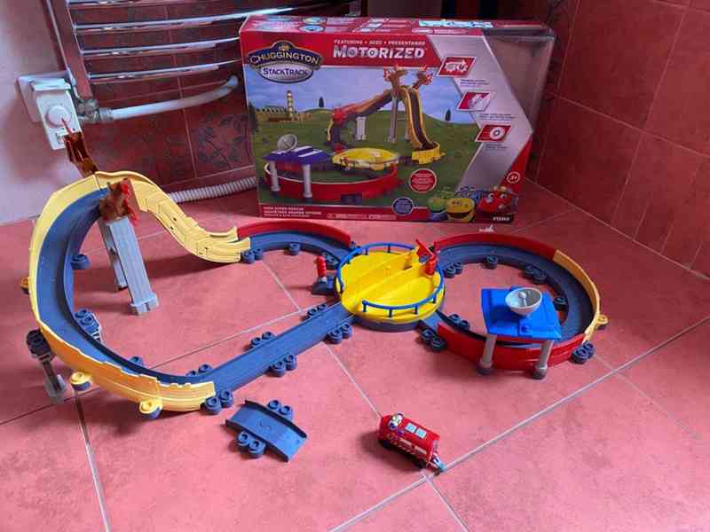 Vláčkodráha s mašinkou Chuggington - foto 2