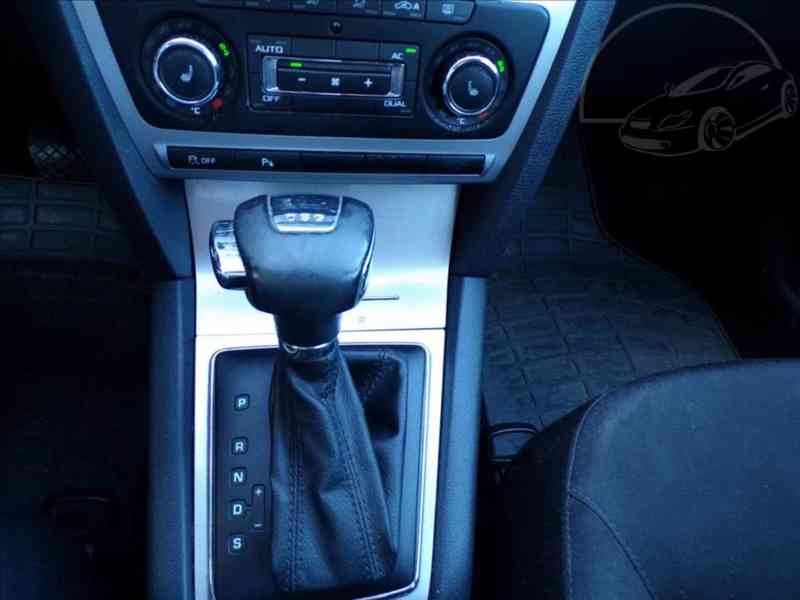 Škoda Octavia 2,0 TDI-103KW DSG - foto 6