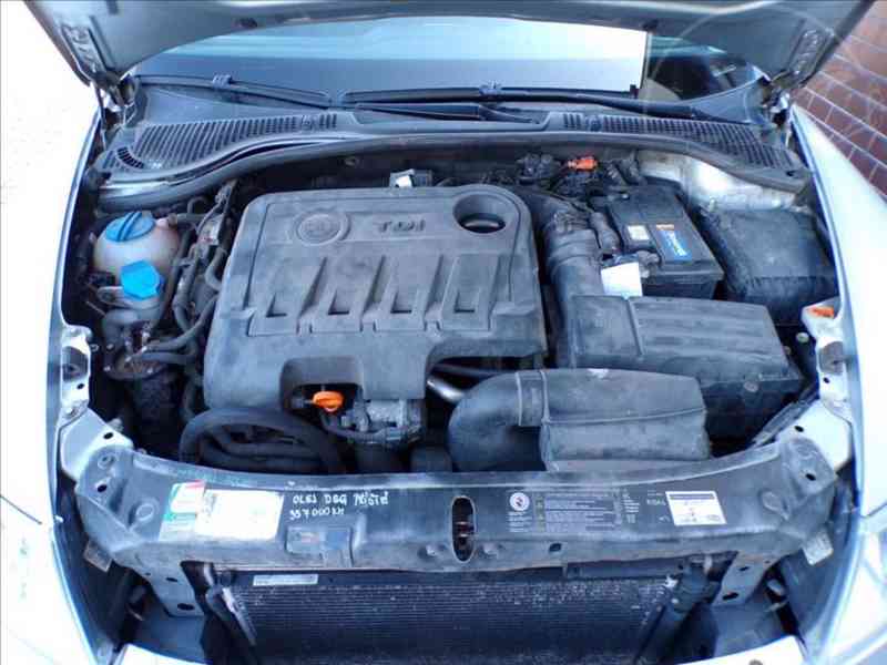 Škoda Octavia 2,0 TDI-103KW DSG - foto 12