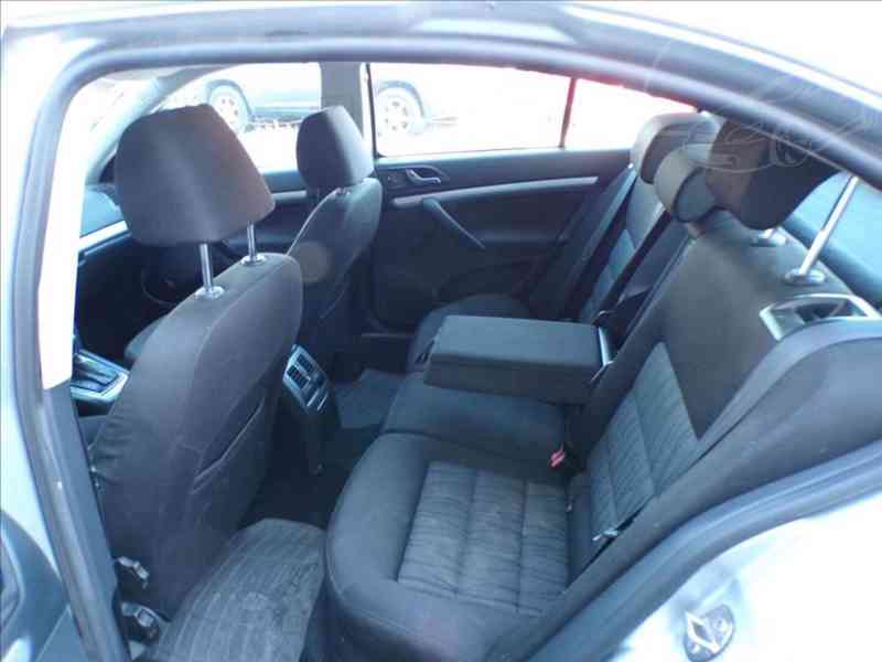 Škoda Octavia 2,0 TDI-103KW DSG - foto 8