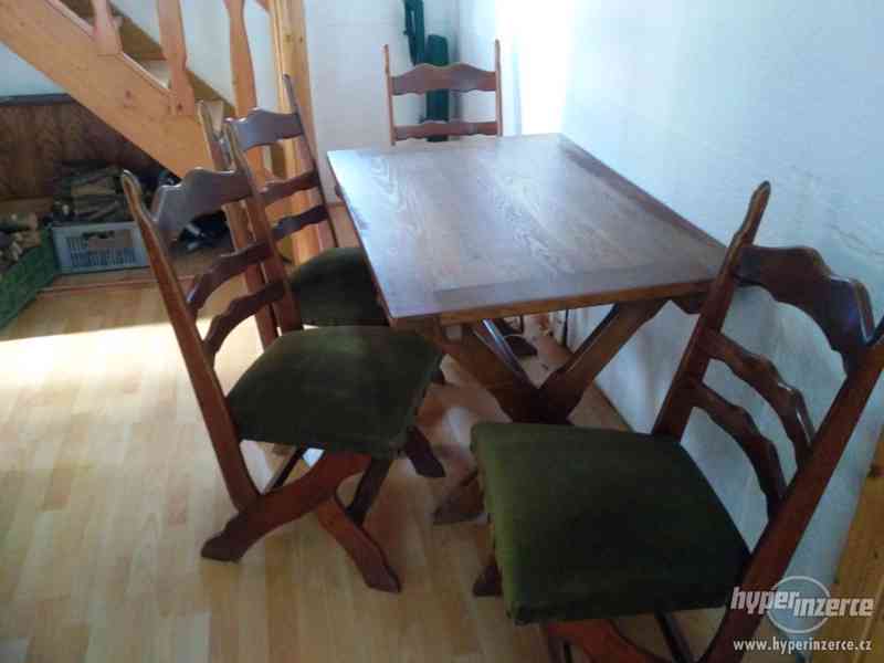 Prodám dřevěný stůl + 4 židle - foto 2