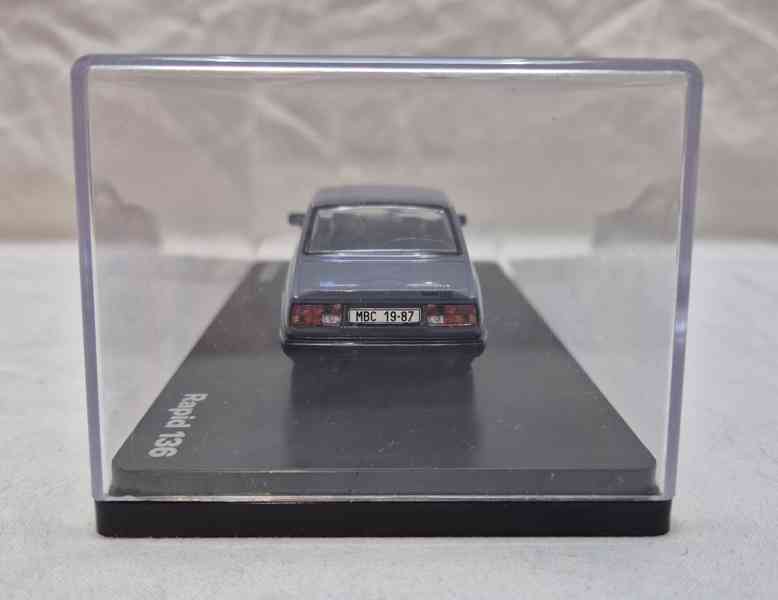 model auta Škoda Rapid 136, 1:43, plastový box (Abrex) - foto 4