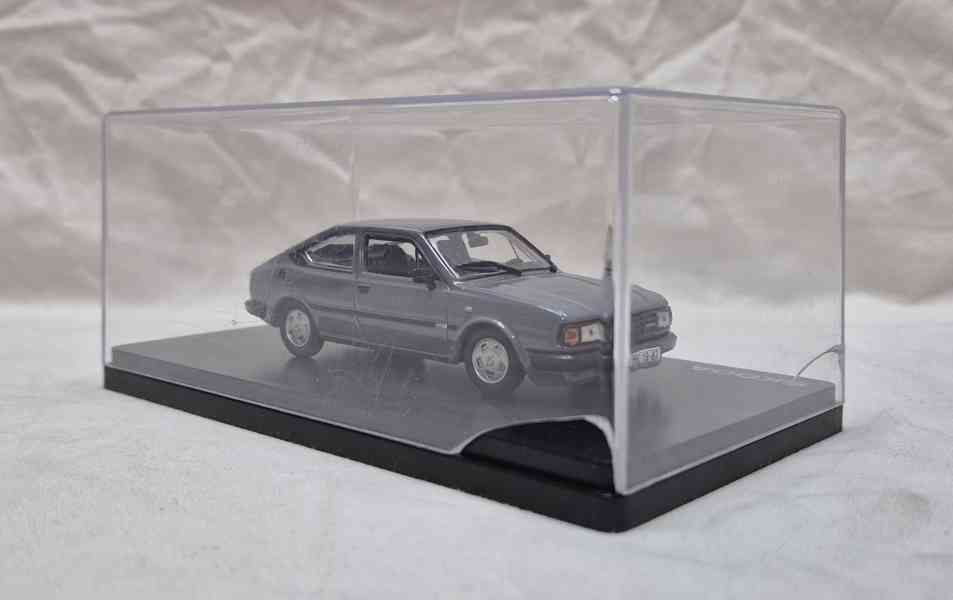 model auta Škoda Rapid 136, 1:43, plastový box (Abrex) - foto 6