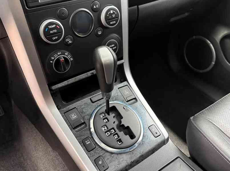 Suzuki Grand Vitara 2.4i AUT. benzín 124kw - foto 11