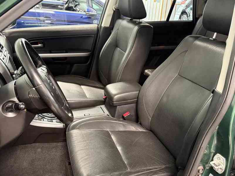 Suzuki Grand Vitara 2.4i AUT. benzín 124kw - foto 18