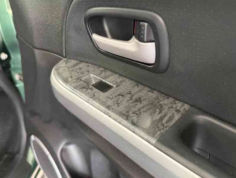 Suzuki Grand Vitara 2.4i AUT. benzín 124kw - foto 14