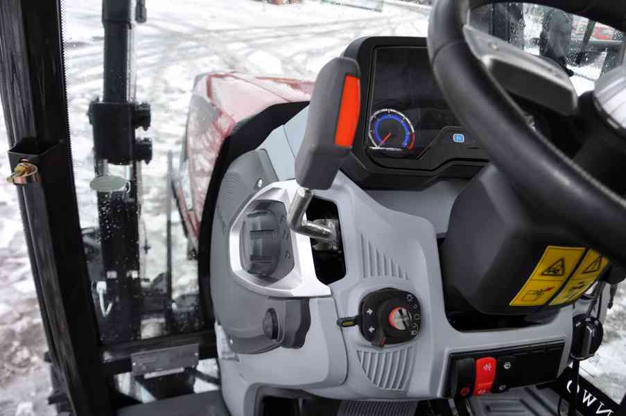 Prodam traktor HANWO HWB 604C. Traktor 65 koni 48kW. - foto 3