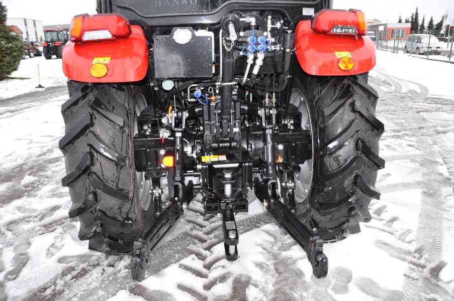Prodam traktor HANWO HWB 604C. Traktor 65 koni 48kW. - foto 7
