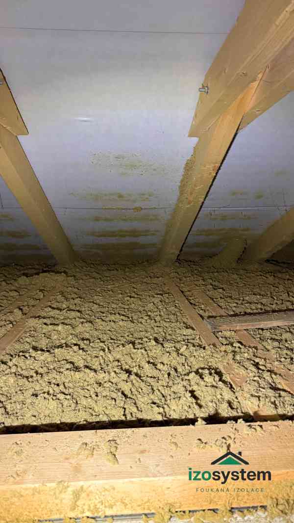 Foukaná izolace - Ušetřete až 70% nákladů za vytápění - foto 2