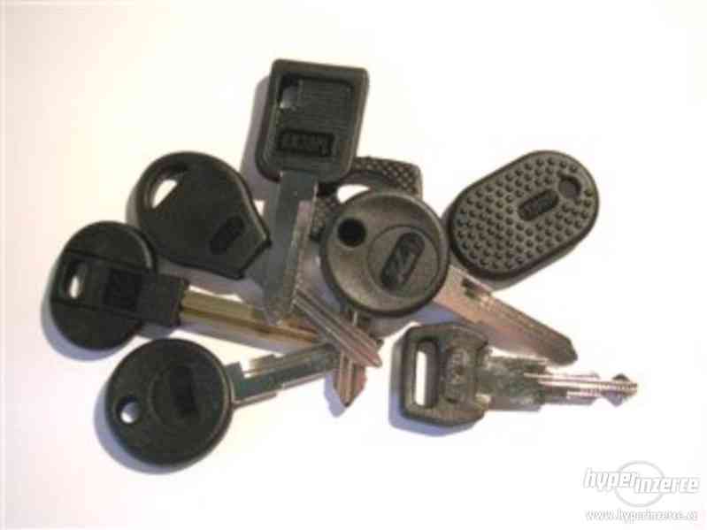 Klíčnictví - vybavení, stroje, regály - foto 1