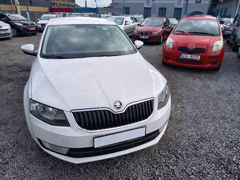 ŠKODA Octavia 1,6TDI Ambition 1 maj ČR DPH - foto 3