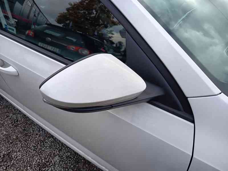 ŠKODA Octavia 1,6TDI Ambition 1 maj ČR DPH - foto 8