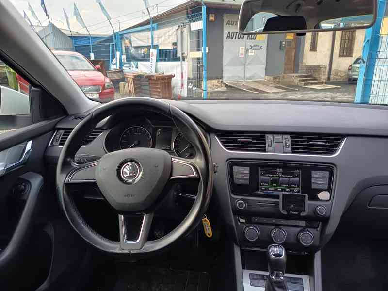 ŠKODA Octavia 1,6TDI Ambition 1 maj ČR DPH - foto 16