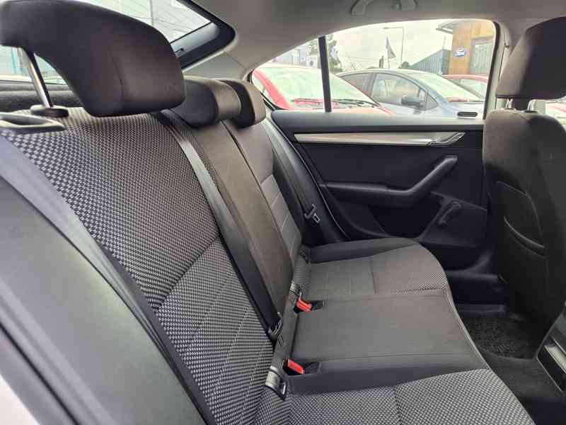 ŠKODA Octavia 1,6TDI Ambition 1 maj ČR DPH - foto 14