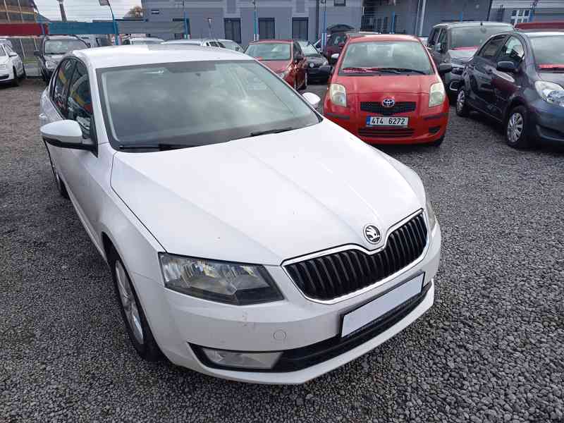 ŠKODA Octavia 1,6TDI Ambition 1 maj ČR DPH - foto 2