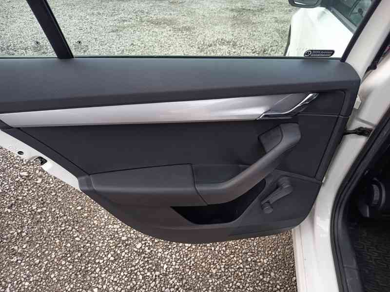 ŠKODA Octavia 1,6TDI Ambition 1 maj ČR DPH - foto 18