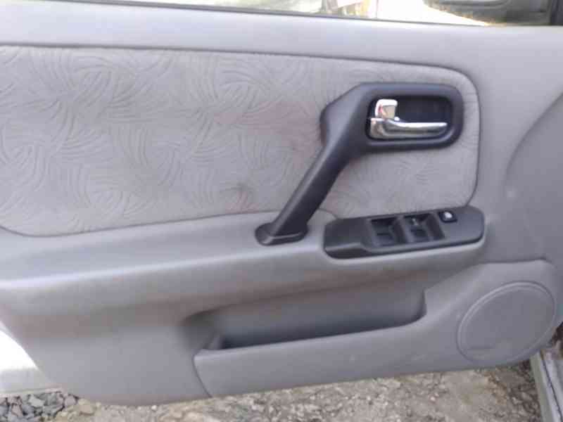 NISSAN PRIMERA WAGON 2.0 16V ČR,AC - foto 25