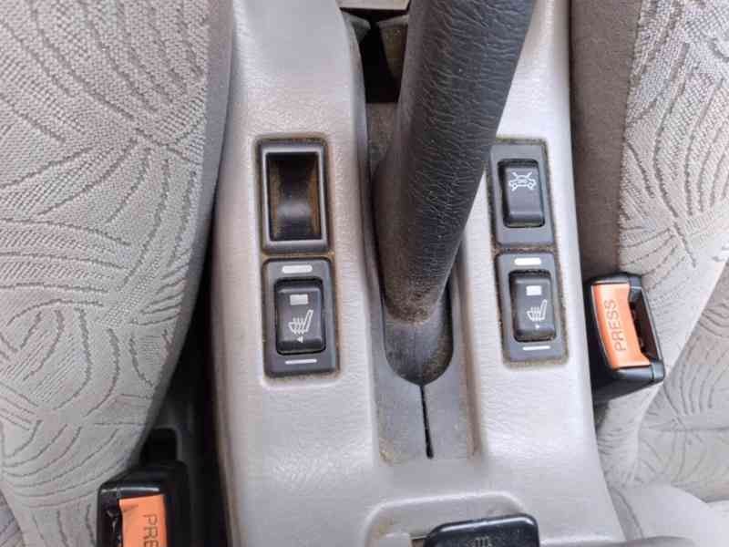 NISSAN PRIMERA WAGON 2.0 16V ČR,AC - foto 21