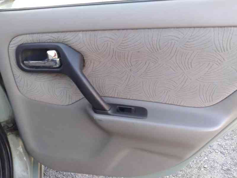 NISSAN PRIMERA WAGON 2.0 16V ČR,AC - foto 27