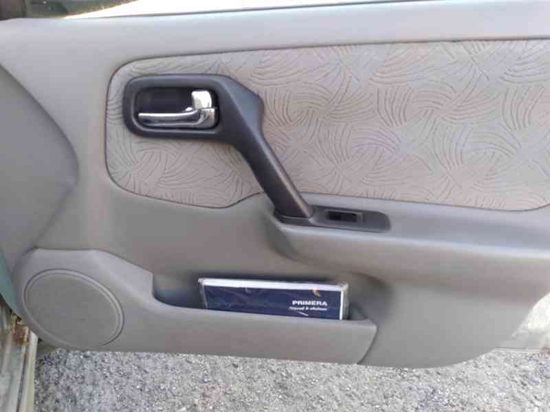 NISSAN PRIMERA WAGON 2.0 16V ČR,AC - foto 28