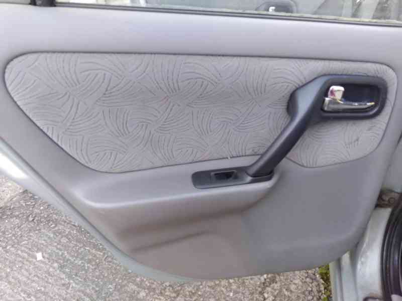 NISSAN PRIMERA WAGON 2.0 16V ČR,AC - foto 26