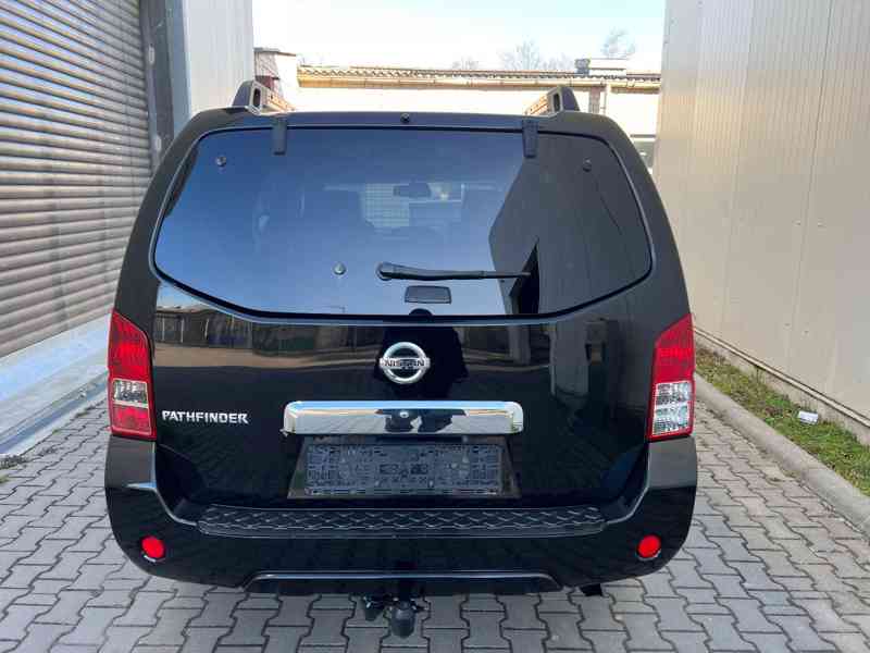 Nissan Pathfinder 3.0 dCi LE 170kw - foto 8