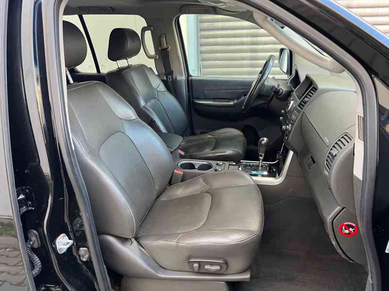 Nissan Pathfinder 3.0 dCi LE 170kw - foto 16