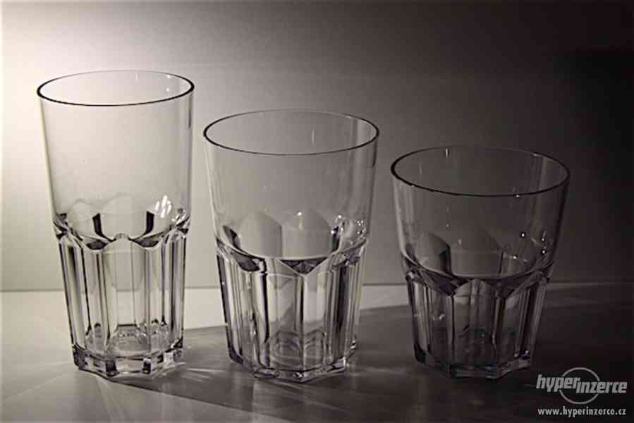 Plastové sklenice k bazénům - foto 4